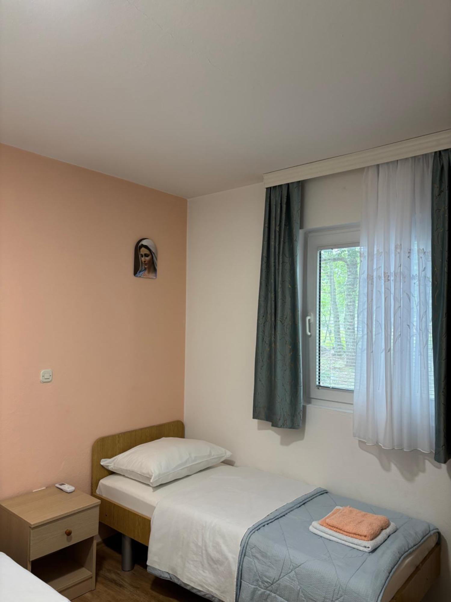 Casa Del Pellegrino M&A - Ostojici Hotel Medjugorje Exterior photo