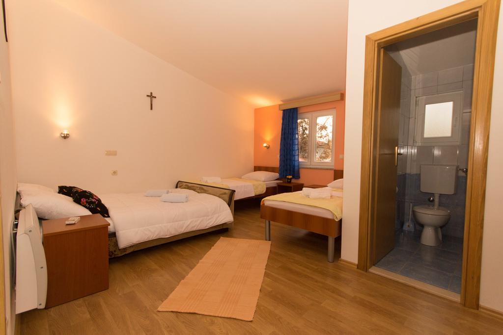 Casa Del Pellegrino M&A - Ostojici Hotel Medjugorje Room photo